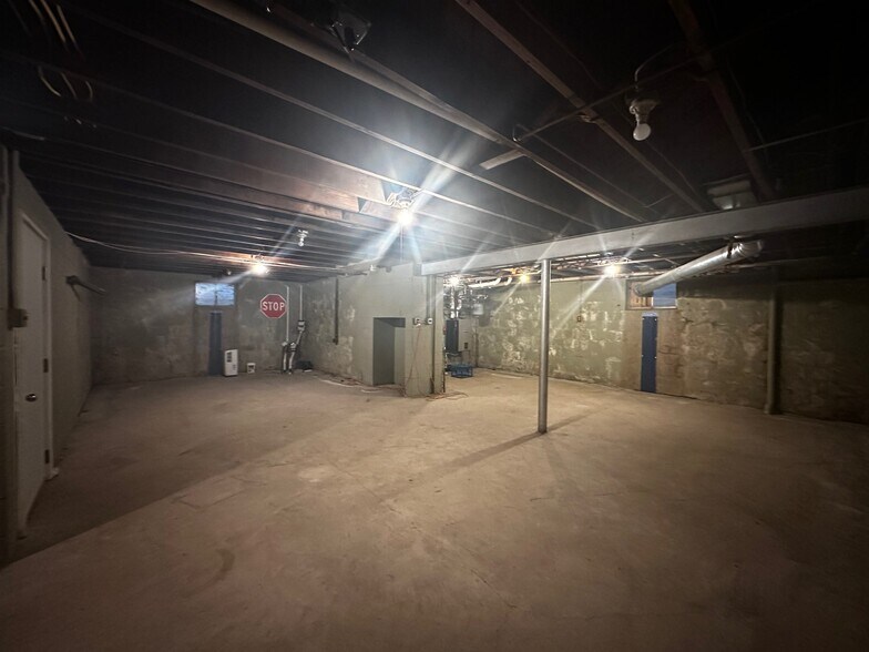 Building Photo - 1 High Acres Dr