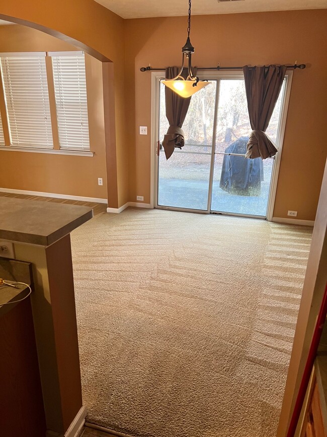 Dining Area - 5637 Cascade Pass SW