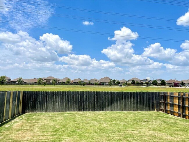 Building Photo - 6701 Wolf Pack Dr