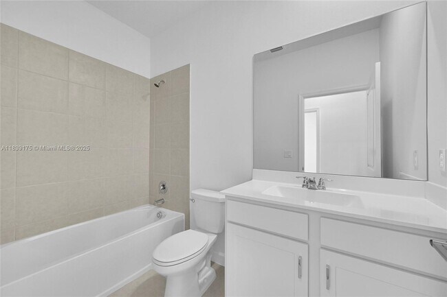 Building Photo - 4548 Hollister Ave