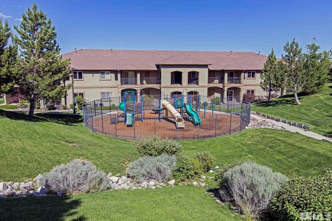 Building Photo - 6850 Sharlands Ave