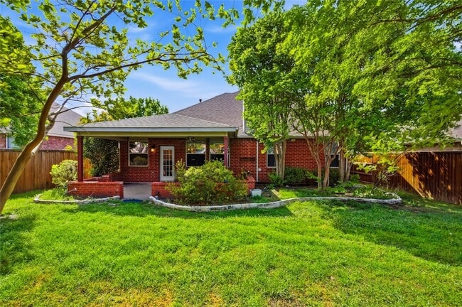 Building Photo - 2305 Orchid Dr