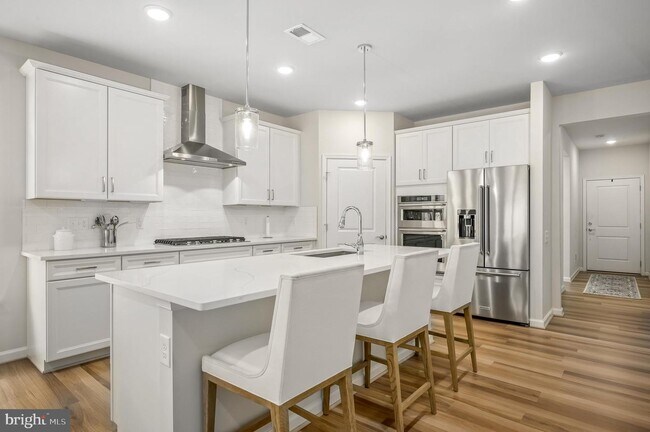 Building Photo - 46414 ROSE RIVER Ter