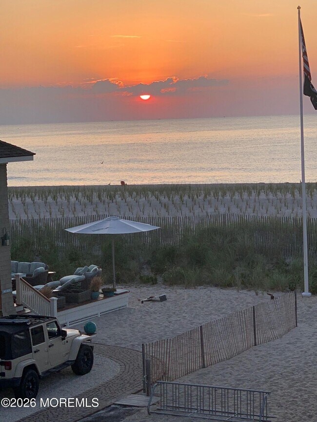 Building Photo - 15 S Surf Rd