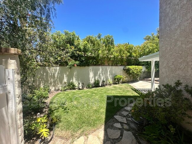 Building Photo - 3880 Via Verde