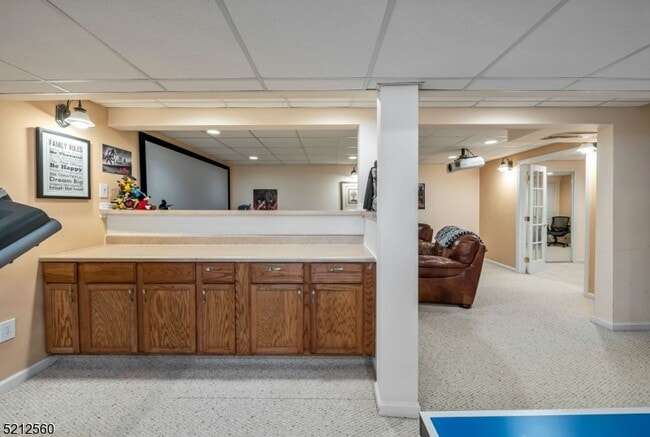 Building Photo - 706 Skyline Dr