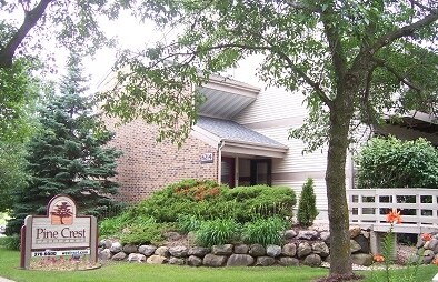 Primary Photo - Pine Crest Apartments