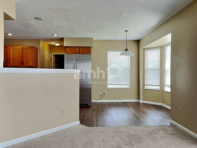 Building Photo - 998 Grandstone Ct