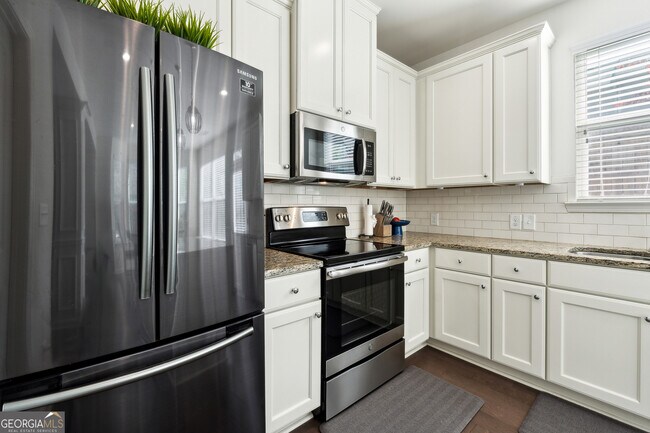 Building Photo - 1499 River Oak Ln