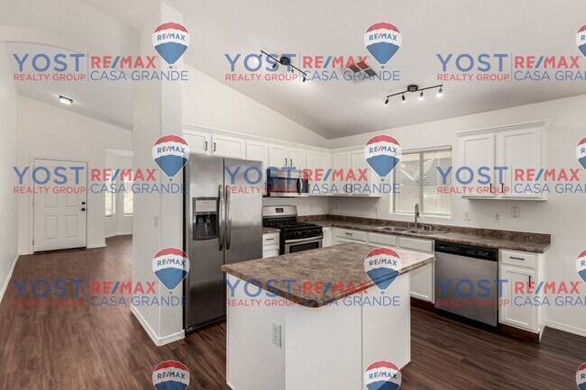 Building Photo - Well-Maintained Rental in Maricopa’s Torto...