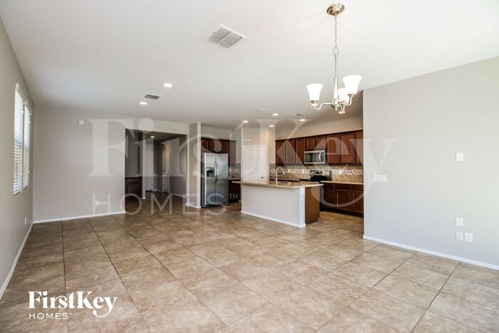 Building Photo - 2117 W Bennett Way