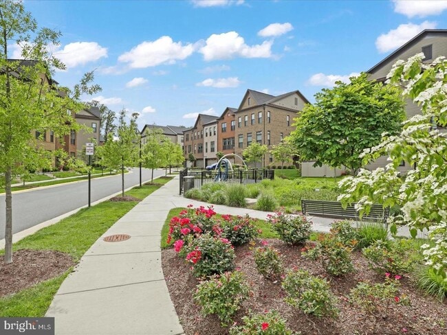 Building Photo - 12293 Sessile Commons
