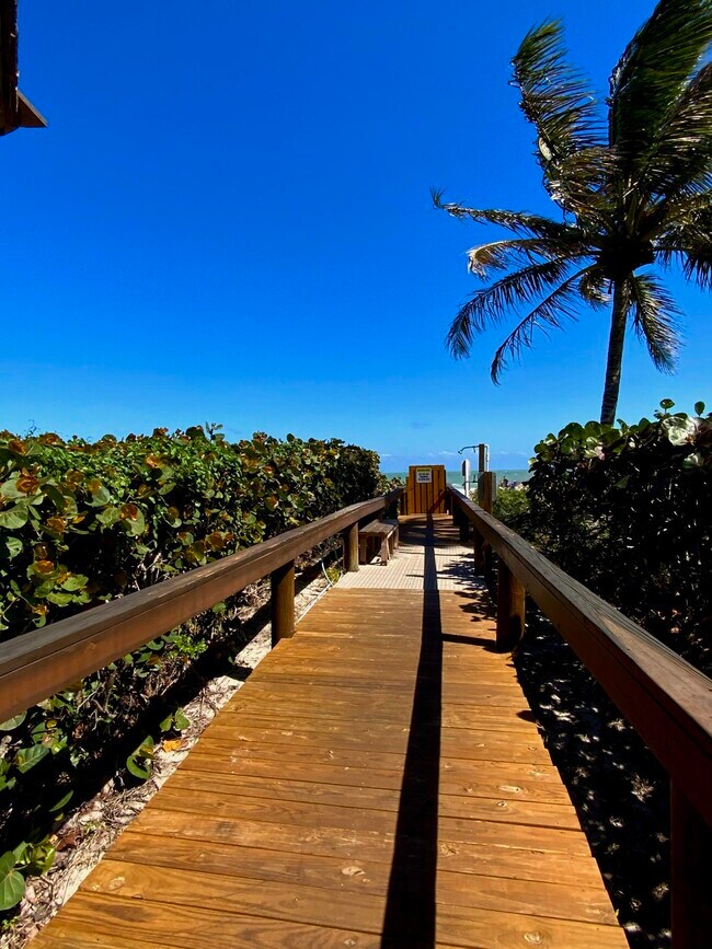 Building Photo - 3200 N Hwy A1A