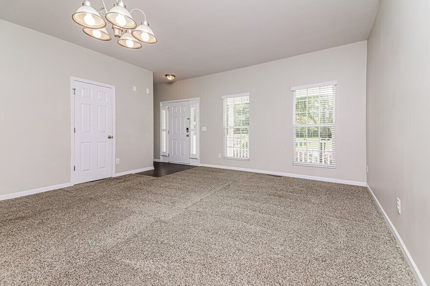 Building Photo - 5245 Emerald Spring Dr