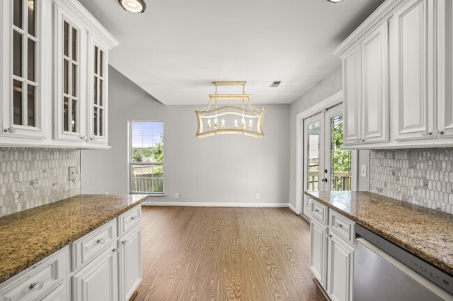 Building Photo - 3127 Creekview Ln