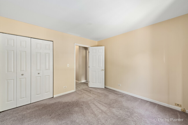 Building Photo - 404 Sandalwood Ln