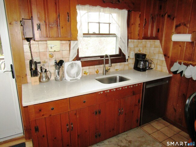 Building Photo - 53 Sea Spray Rd