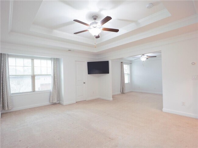 Building Photo - 4865 Alexandria Ave