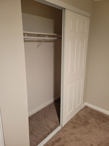 Building Photo - 1302 S Parker Rd