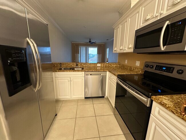 Building Photo - 8550 Kingbird Loop