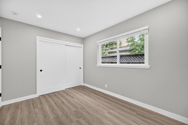Building Photo - 4535 Lobos Ave