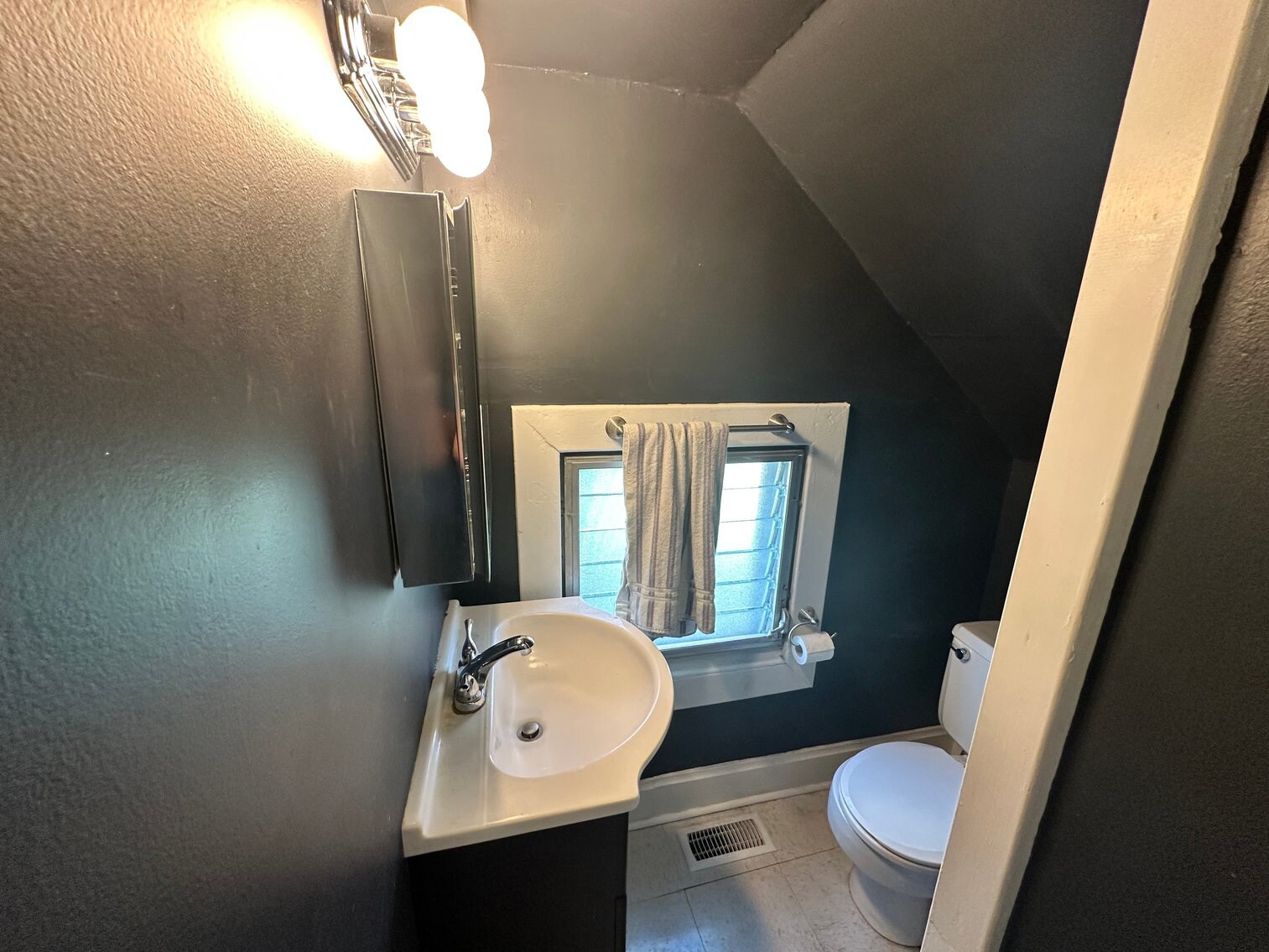 Building Photo - 2641 1/2 Collis Ave