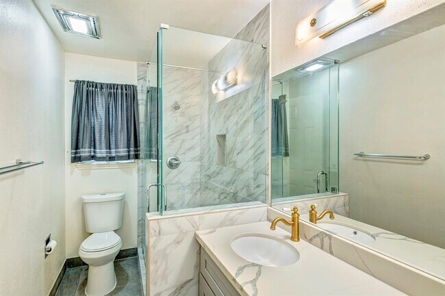 Building Photo - 13012 Trail Hollow Dr