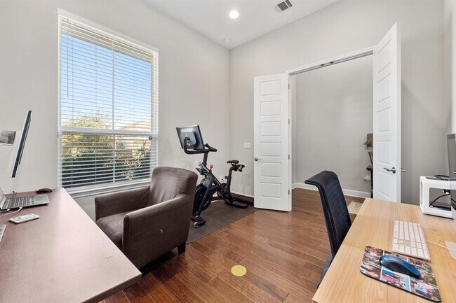 Building Photo - 12612 Cardinal Flower Dr
