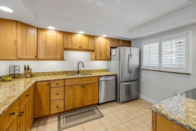 Building Photo - New Smyrna 2BD/2BA Beach Condo in Waterfront Community!
