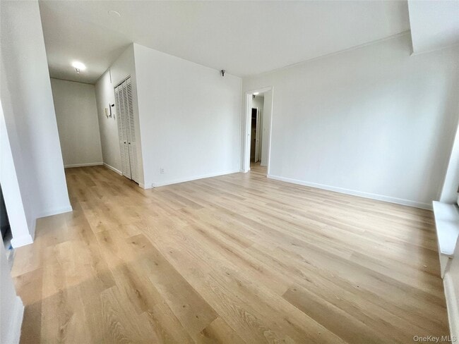 Building Photo - 501 N Barry Ave