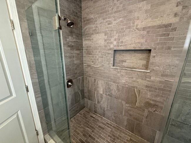 Building Photo - Charming Brick Rowhome Brewerytown