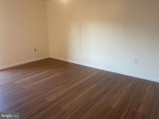 Building Photo - 6135 Leesburg Pike