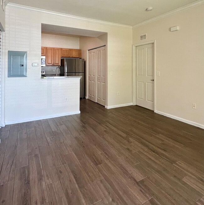 Building Photo - 11811 Estates Club Dr