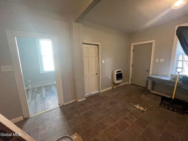 Building Photo - 508 2nd St