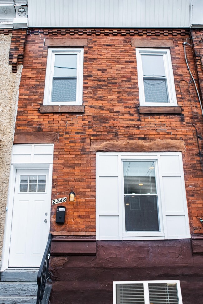 Building Photo - 2348 Moore St