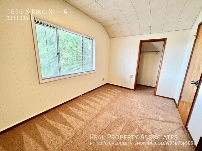 Building Photo - 1615 S King St