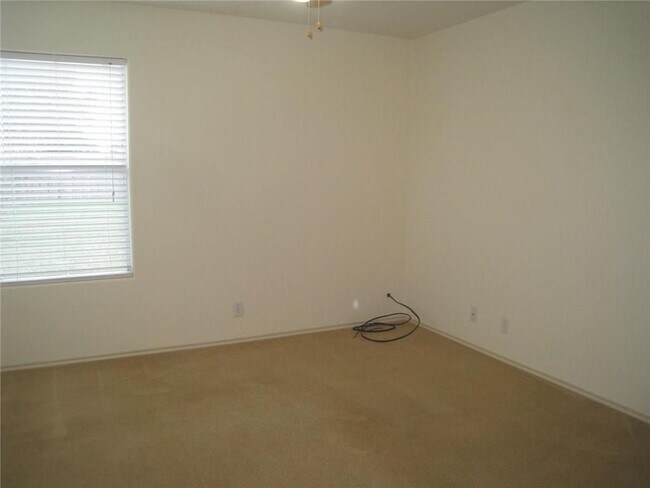 Building Photo - 236 Moonstone Dr