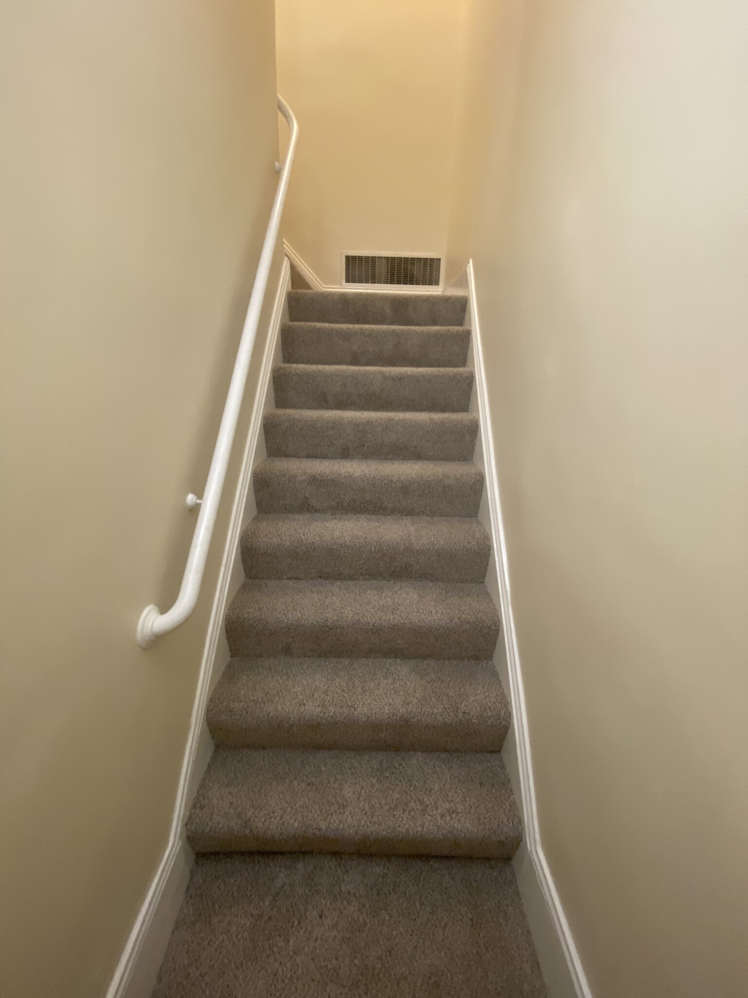 Carpeted stairs - 328 Utah St