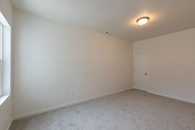 Building Photo - Stunning 4BD/3BA Home in Wolf Ranch – Mode...