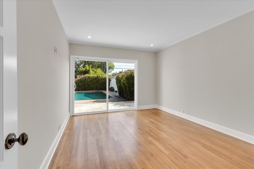 Main Bedroom - 4710 Cartwright Ave