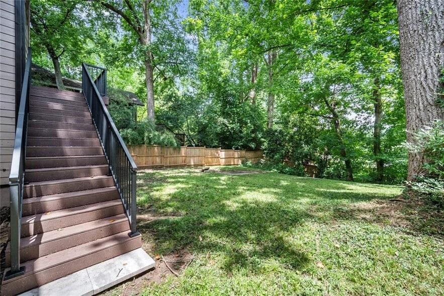 Building Photo - 1126 Briarcliff Pl NE