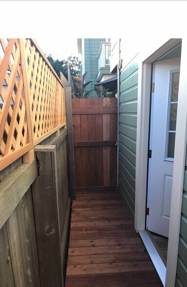 Building Photo - 228 C Ave