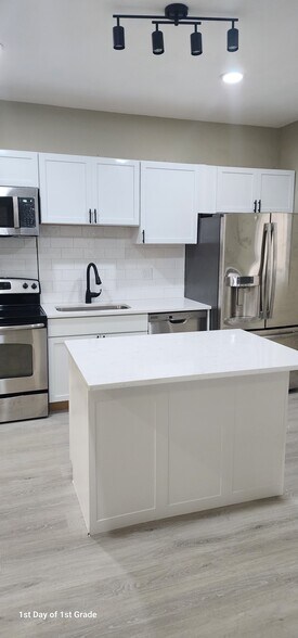 Building Photo - 261 N PERSHING AVE