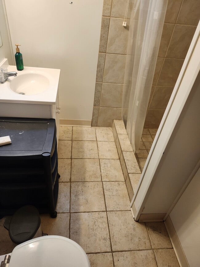 Building Photo - 830 Windmill Rd