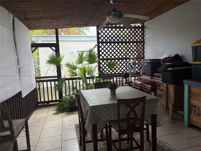 Building Photo - 1921 Jefferson St