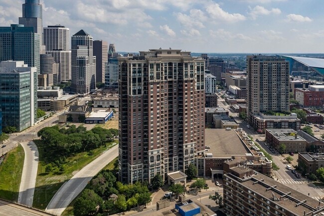 Building Photo - 1008 Portland Ave