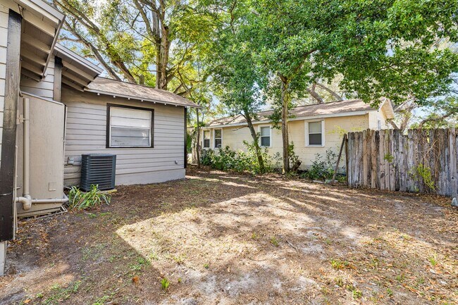 Building Photo - 1128 Belleair Rd