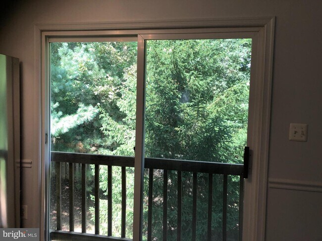Building Photo - 5558 Clifton Crest Way