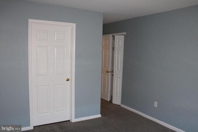 Building Photo - 2602 Beacon Hill Dr
