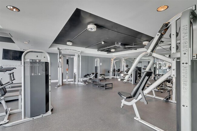 Building Photo - 1871 NW S River Dr